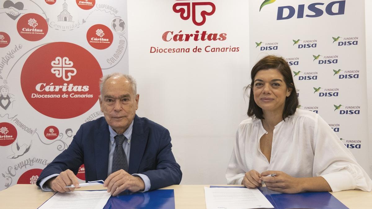 Gonzalo Marrero y Sara Mateos Fundación DISA se suma al llamamiento de Cáritas Diocesana de Canarias 2 (2)