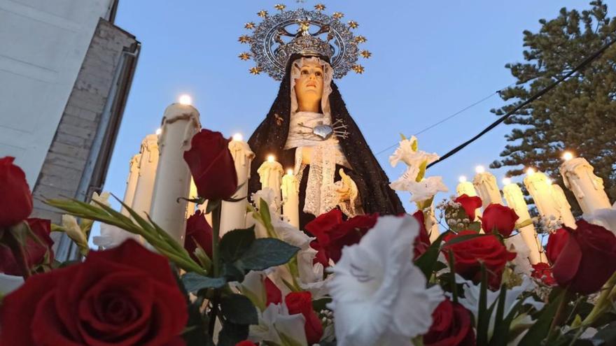 Una procesión anterior. |   // PARROQUIA DE SAN MARTÍN