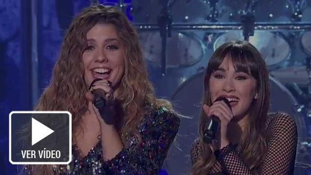 Miriam y Aitana, sobre el escenario de 'OT'.