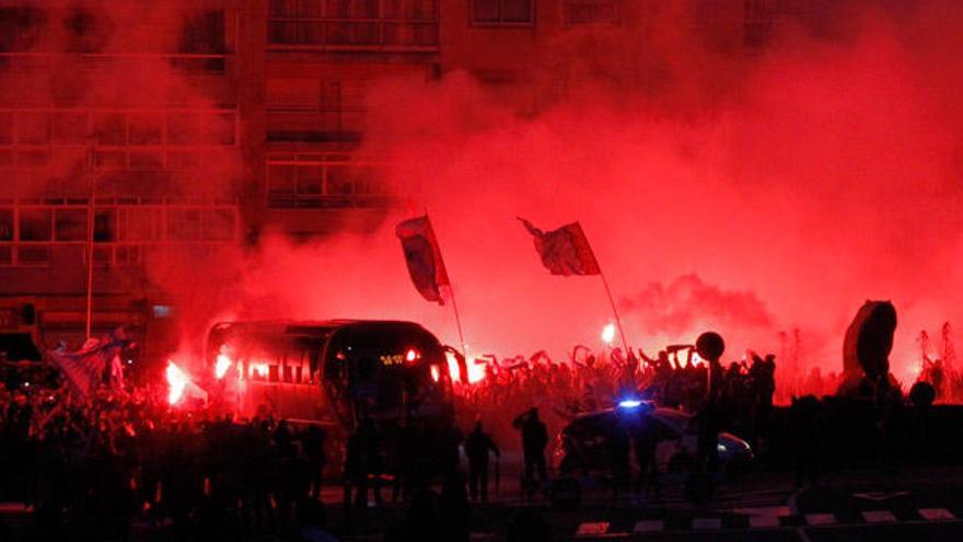 Llegada del autocar del Celta a Balaídos // JOSÉ LORES