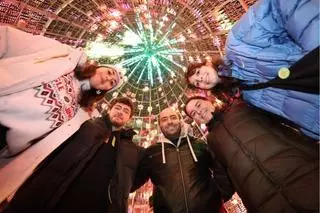 Vigo enciende la Navidad más grande de su historia ante miles de personas