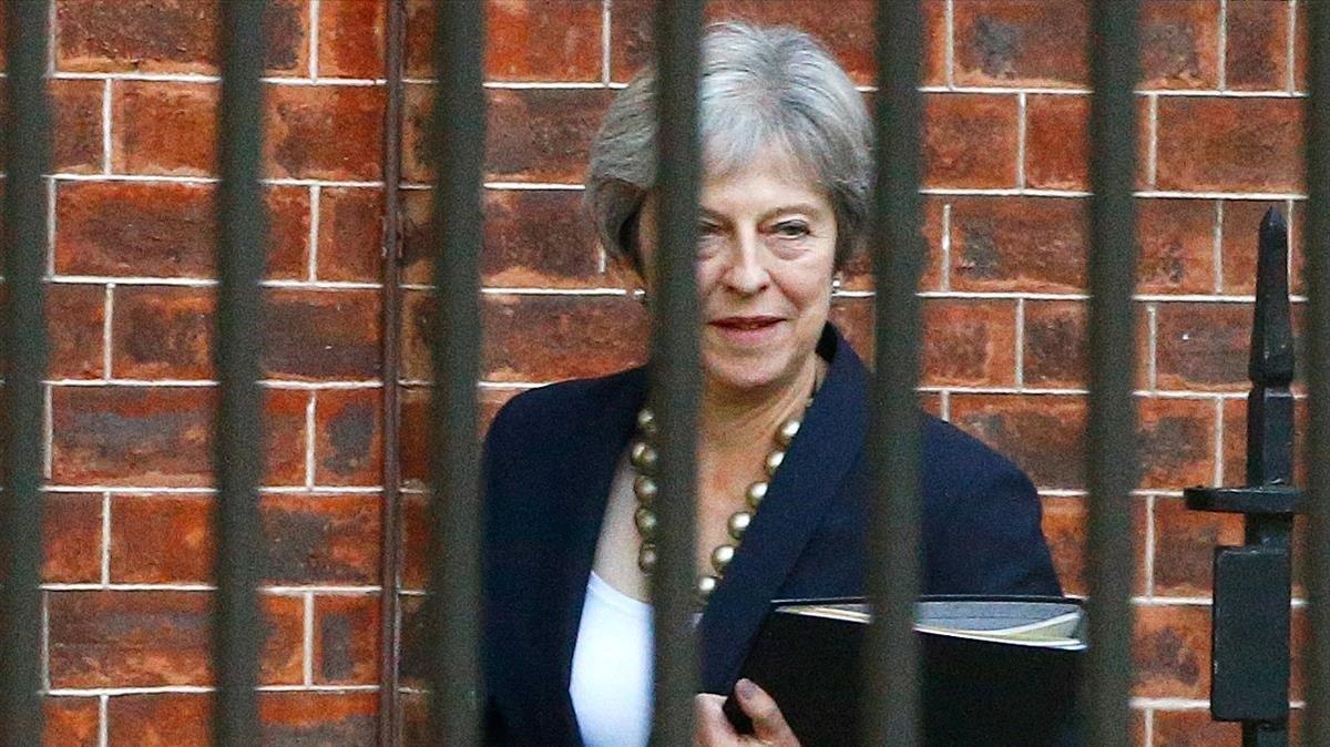 lainz45567448 britain s prime minister theresa may leaves downing street i181022182423