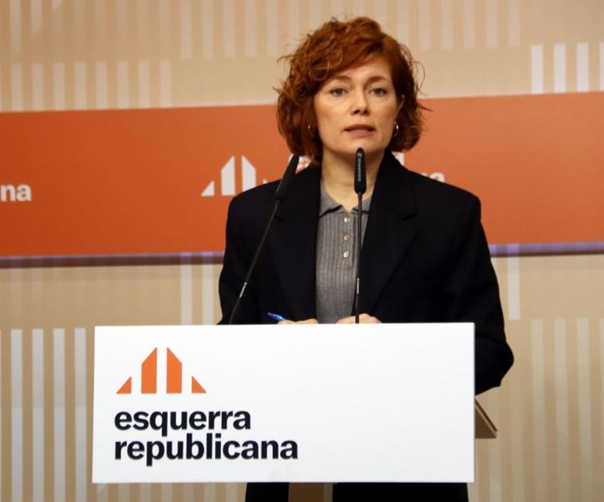 La secretària general d'ERC, Elisenda Alamany, en una roda de premsa a la seu del partit.