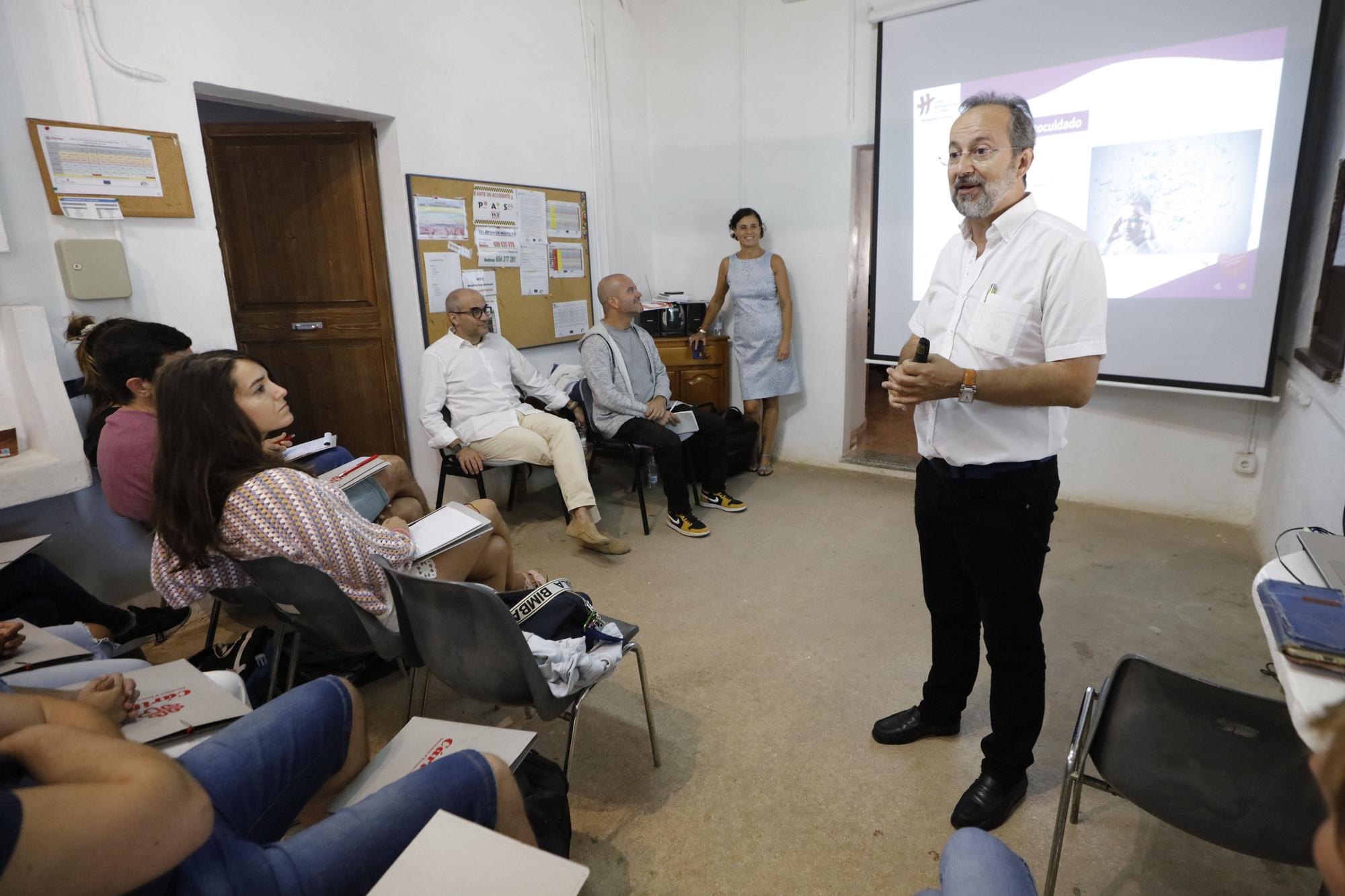 Cáritas reúne a los agentes sociales de Ibiza para estrechar lazos