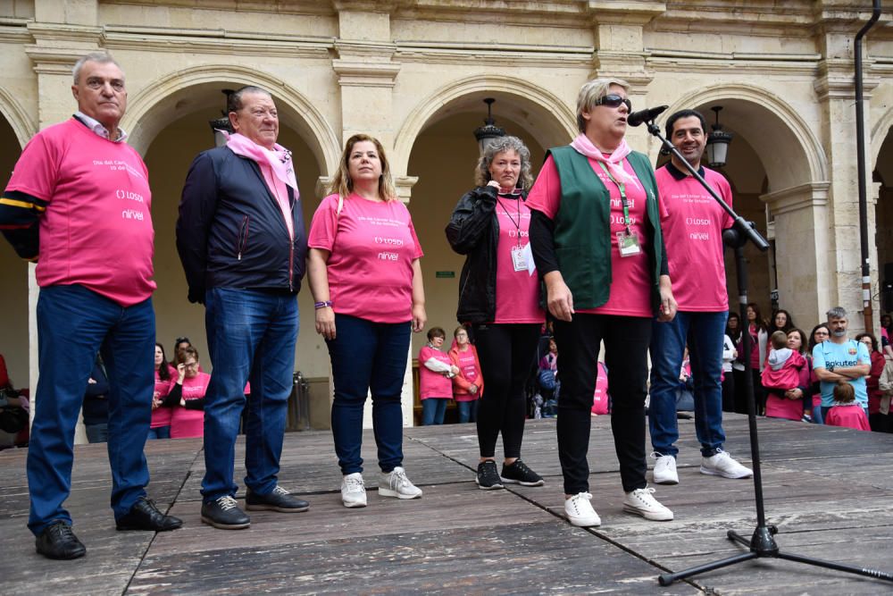 Alcoy se tiñe de rosa contra el cáncer de mama