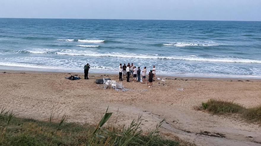 Fallece un joven de 24 años ahogado en la playa de Mil Palmeras de Pilar de la Horadada