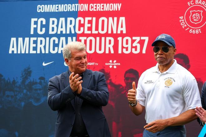 Acto de commemoración en Brooklyn de la gira americana del FC Barcelona el año 1937, en imágenes.