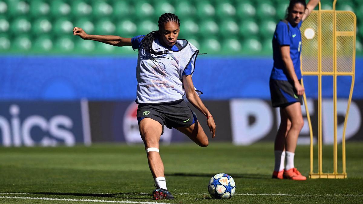 El FC Barcelona femenino durante el entrenamiento de este viernes en Lisbo para disputar mañana la final de la Liga de Campeones femenina contra el Arsenal