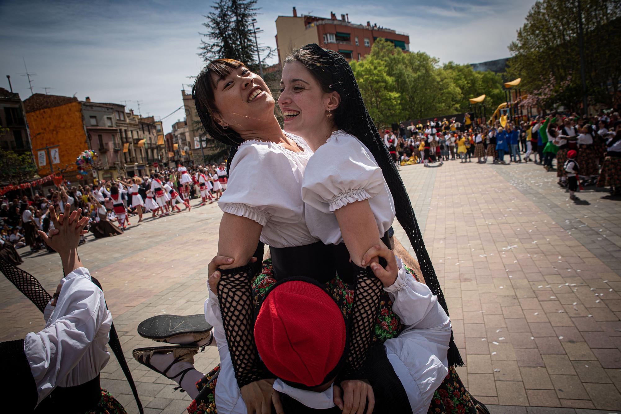 Els caramellaires omplen Súria de música, dansa i festa