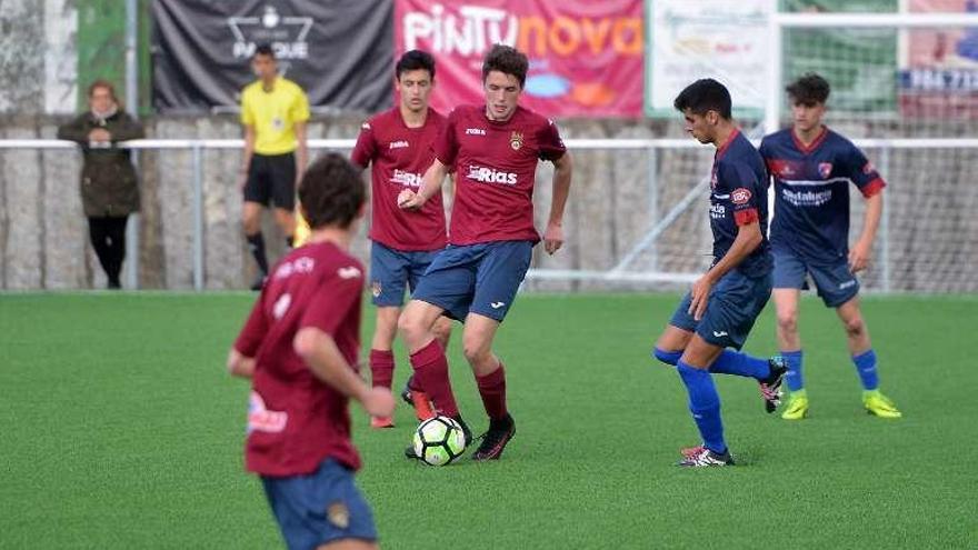 El Juvenil venció en Mosteiro y sigue en ascenso. // Gustavo Santos