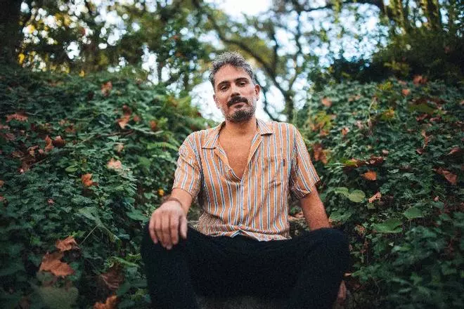 Anxo Araújo trae a Cee o seu pop latino de autor polo Día Europeo da Música