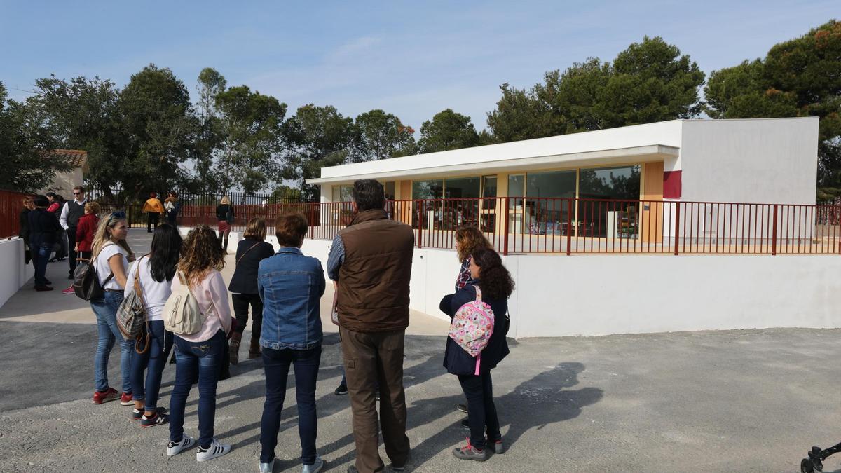 El colegio Els Garrofers.