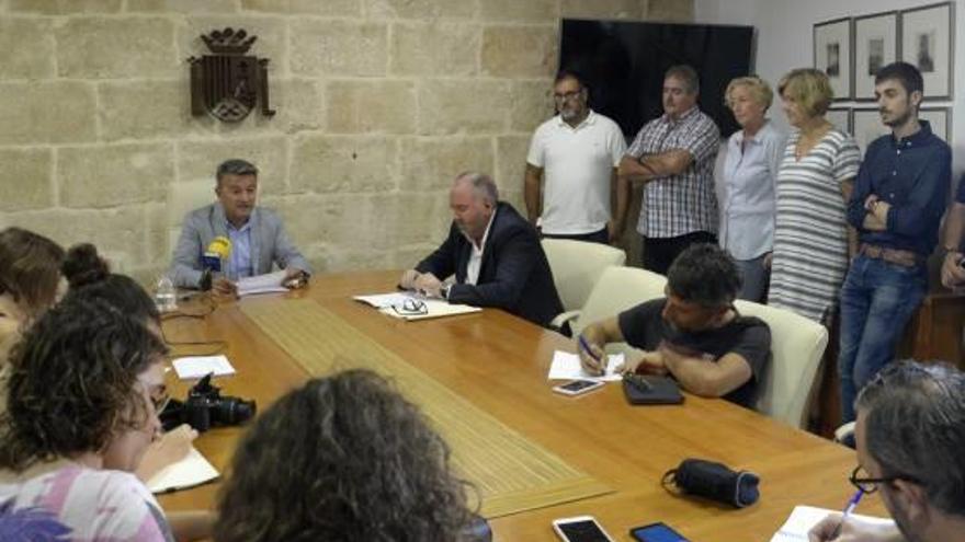 José Chulvi, durante su comparecencia de ayer en el Ayuntamiento de Xàbia.