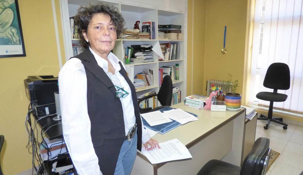 Susana García Tardón, en su despacho del centro de salud mental en Cangas del Narcea.