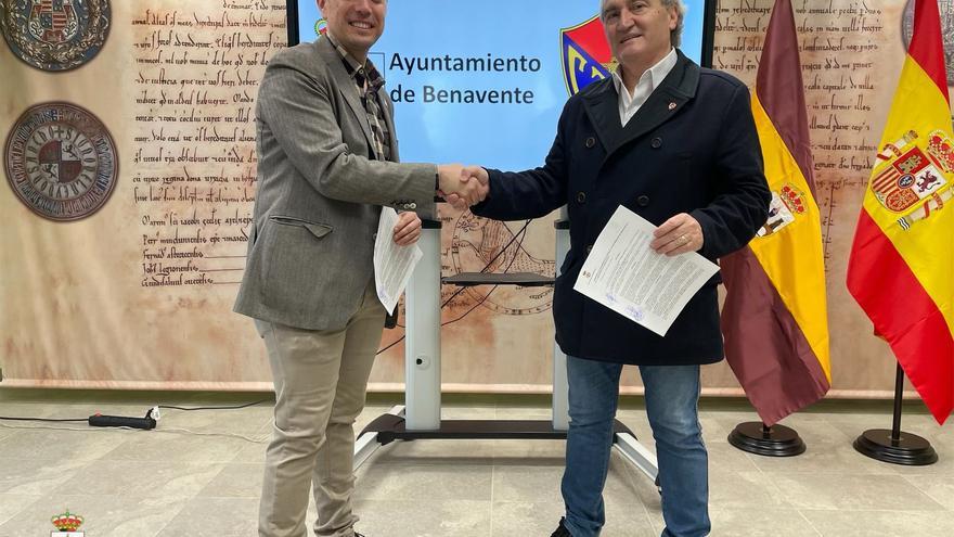 El Ayuntamiento y el CD Benavente renuevan su convenio de colaboración
