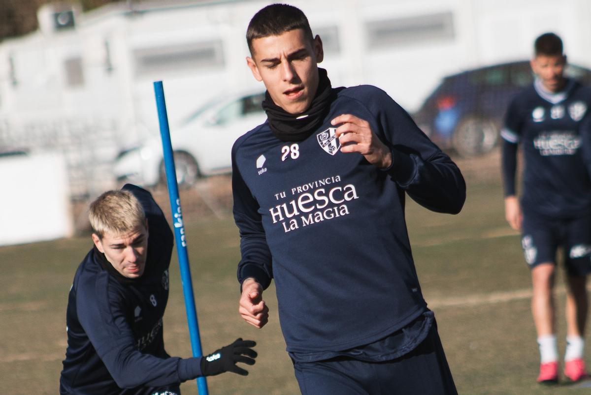 Jordi Martín y Sergio Arribas, durante el entrenamiento en la base aragonesa.
