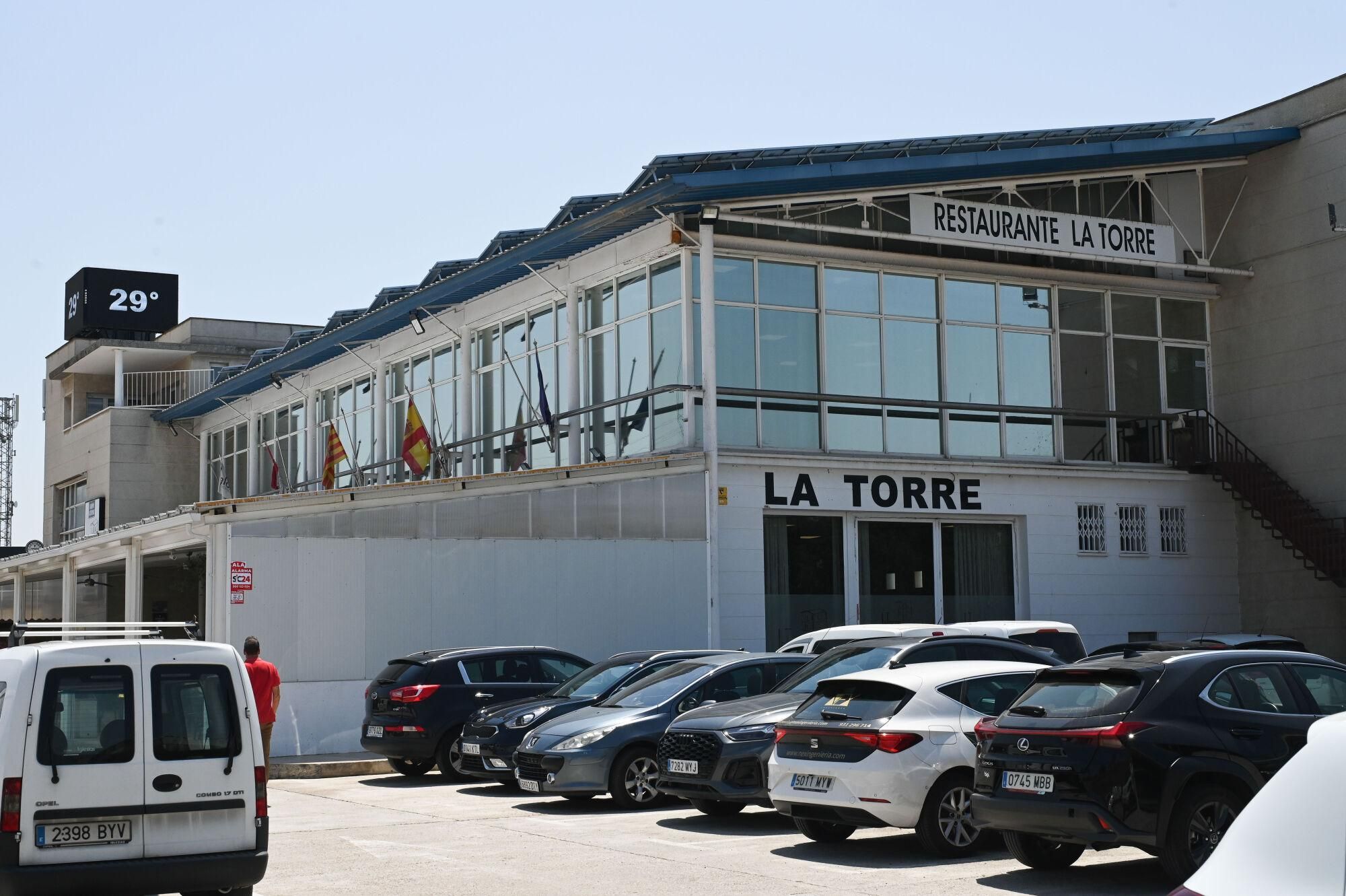 En imágenes | La Torre, el restaurante que triunfa en Malpica con 700 menús diarios y su famoso chuletón: "Viene gente de toda Zaragoza"