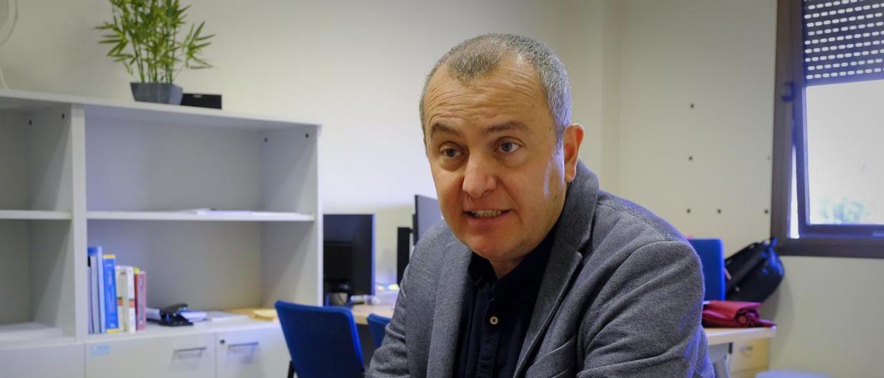 El doctor Fernando Rodríguez en el Hospital Juan Carlos I.