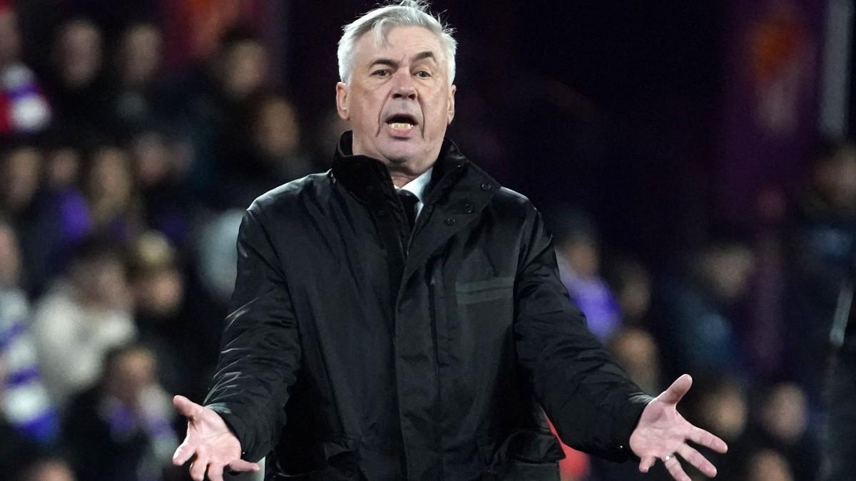 Ancelotti, exasperado en la banda del Zorrilla