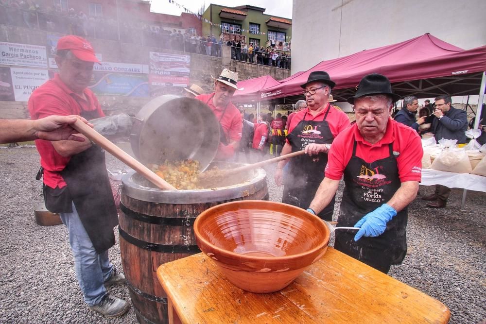 Puchero de La Florida. Reparto del puchero que ...