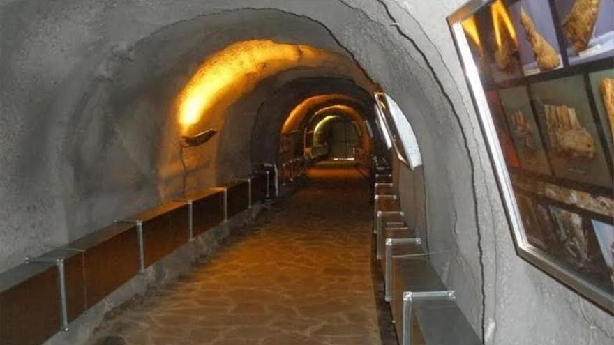 El Ayuntamiento de Lucena y la Junta adaptarán la Cueva del Ángel como recurso turístico