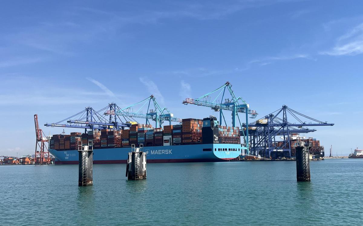 Grupo Maersk construirá una central eléctrica en su terminal de Valenciaport para dar servicio a sus buques.