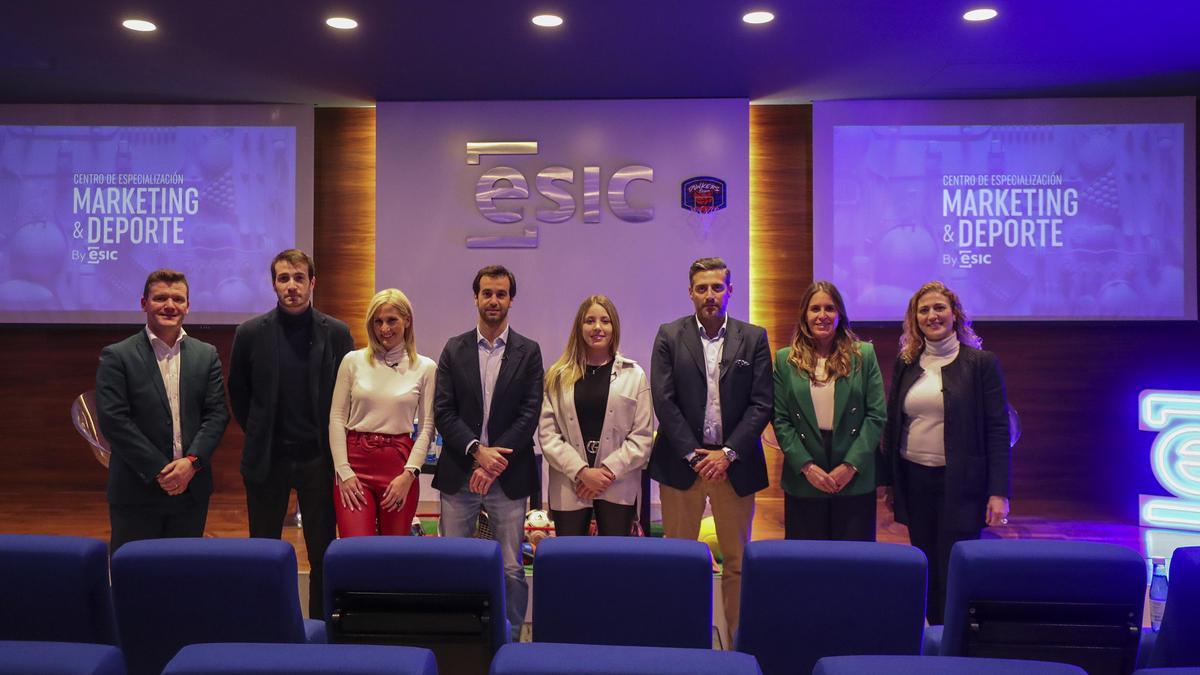 Ángel Garrigós, Ismael Ledesma, Almudena Muñagorri, Javier Donadeu, Nerea Martí, Víctor Cobos, Anabel Medina y Ana Belén Perdigones.