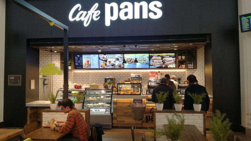 Una imagen del Cafe Pans abierto en el aeropuerto malagueño.