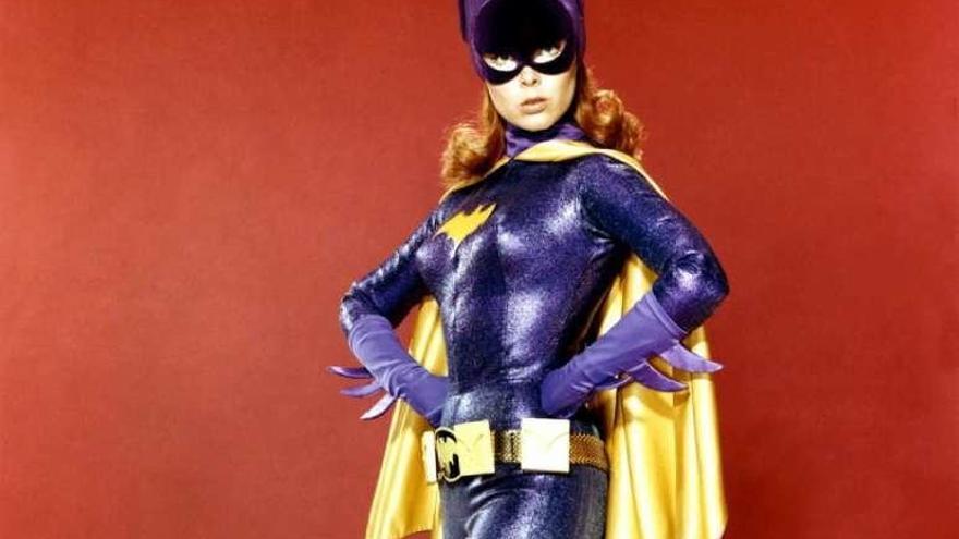 La actriz Ivonne Craig caracterizada de Batgirl.