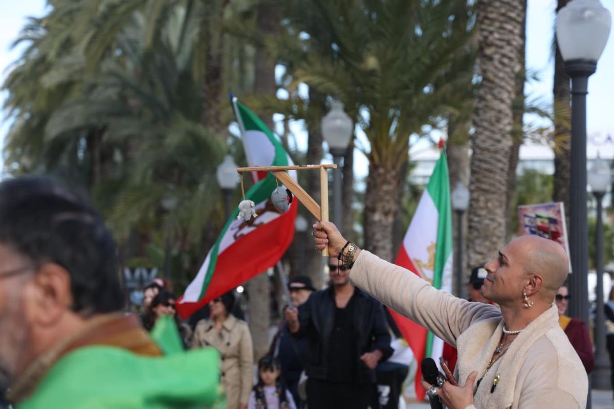 Así ha sido la manifestación por Irán en la explanada de Alicante