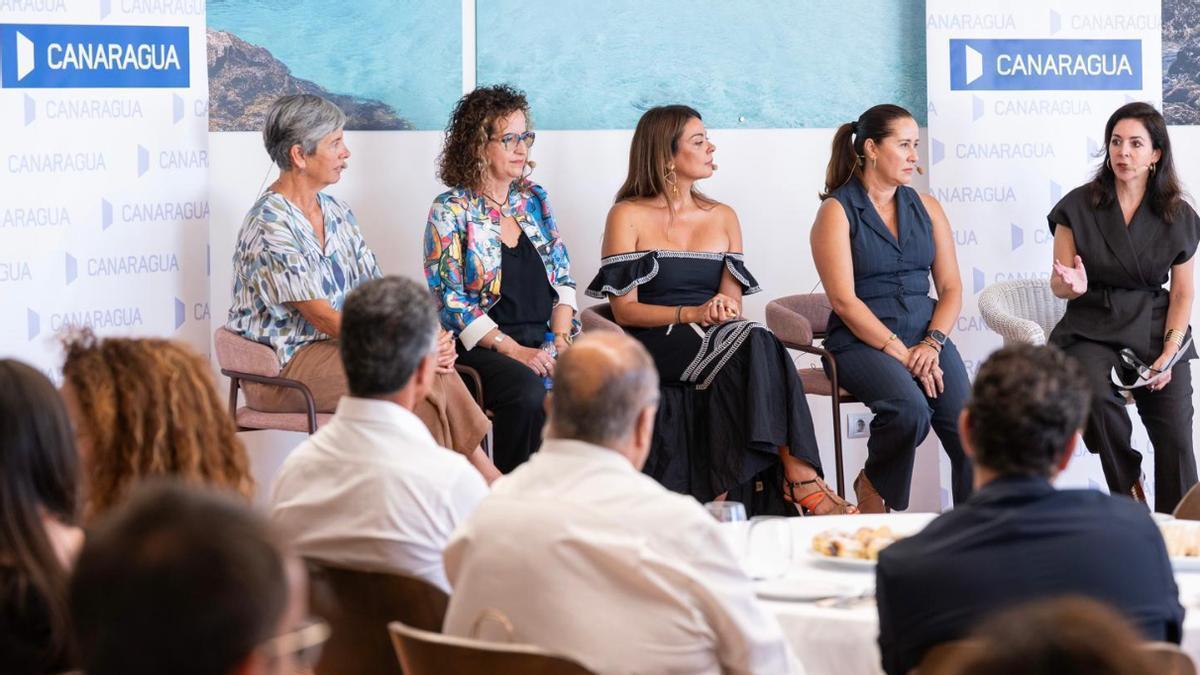 El Foro Hipatia reivindica en Fuerteventura el lado más humano del liderazgo femenino
