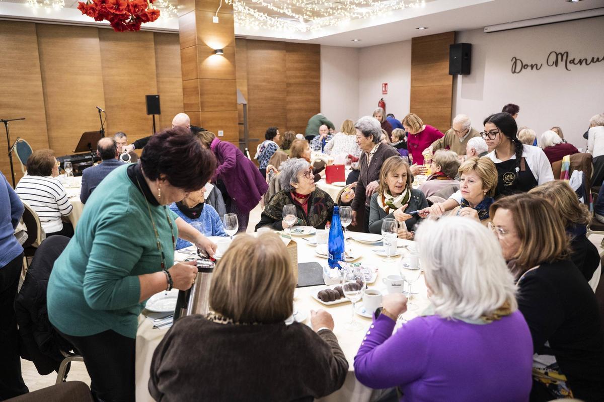 El hotel Don Manuel de Cáceres acogió este sábado el acto de apertura del año de la Asociación de Amigos del Centro de Cirugía de Mínima Invasión