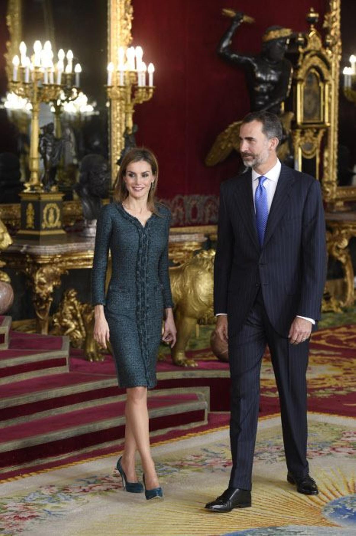 La reina Letizia, impecable con vestido de tweed