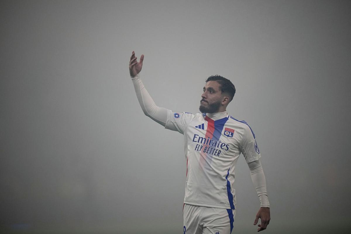 Rayan Cheki, playing in the middle of Lyon's fog in front of Saint Etienne in the last campaign.