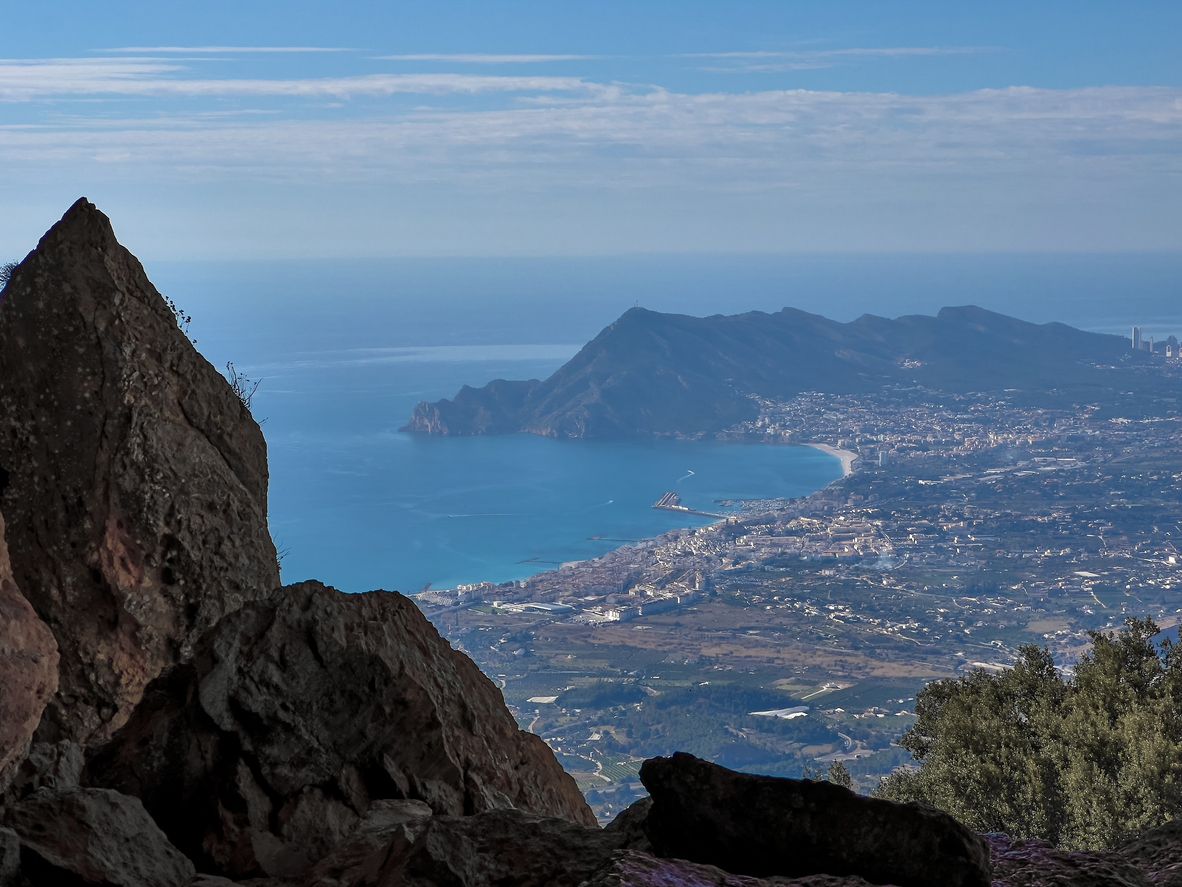 El paisaje de Altea en el horizonte.