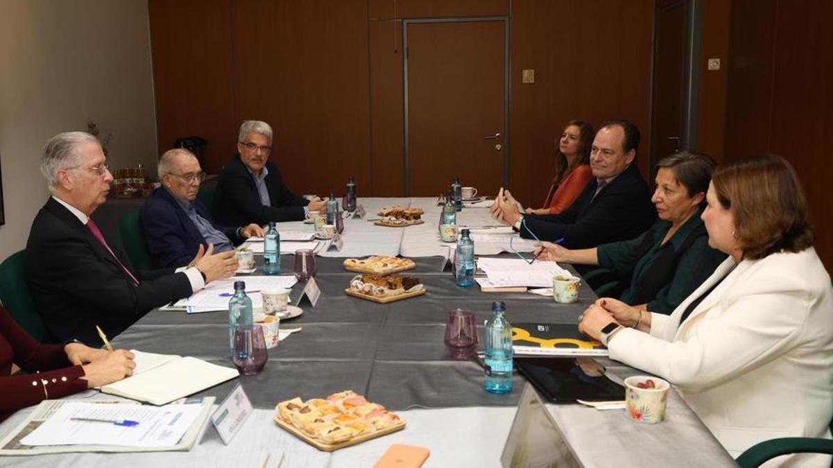 Un momento del desayuno coloquio sobre Seguridad Industrial celebrado en INFORMACIÓN.