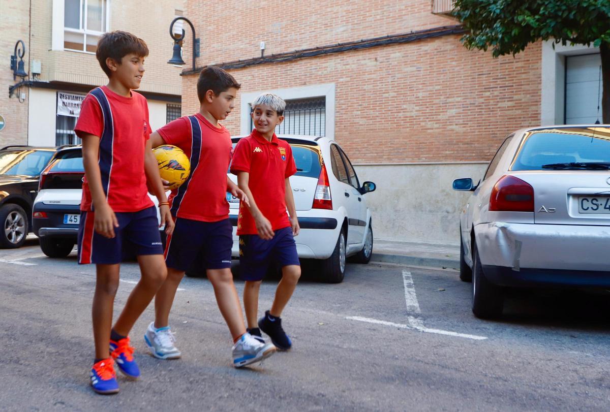 SUPER recrea al vídeo viral de 'los niños de la DANA'