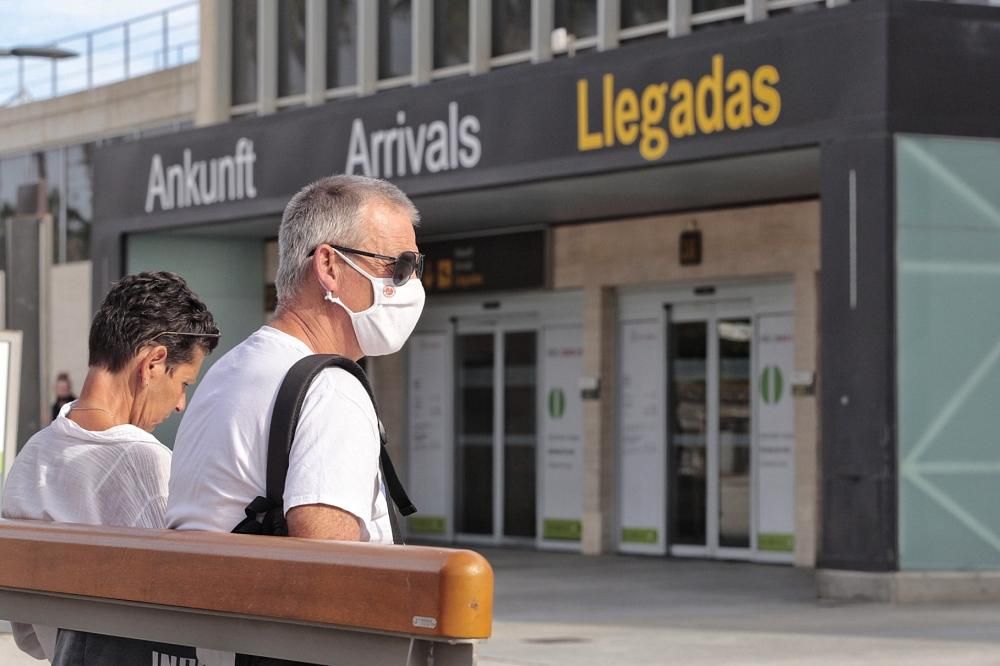 Llegada de turistas procedentes de Alemania a Tenerife Sur.