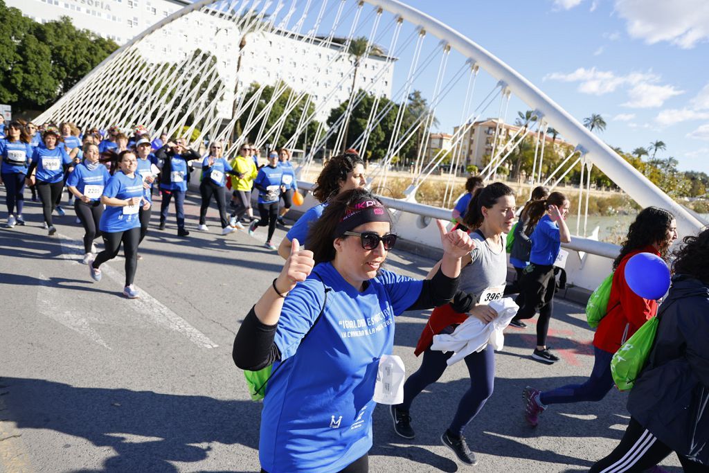 Imágenes del recorrido de la Carrera de la Mujer: avenida Pío Baroja y puente del Reina Sofía (I)