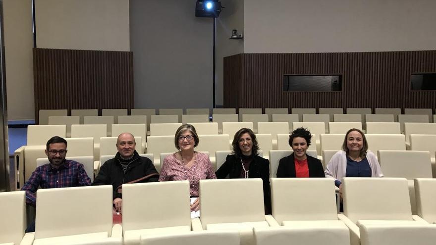 Javier Pérez Parra, Alfonso Celestino, Carmen Campos, Marta García, Ana García y Pilar Laguna formaron la primera mesa