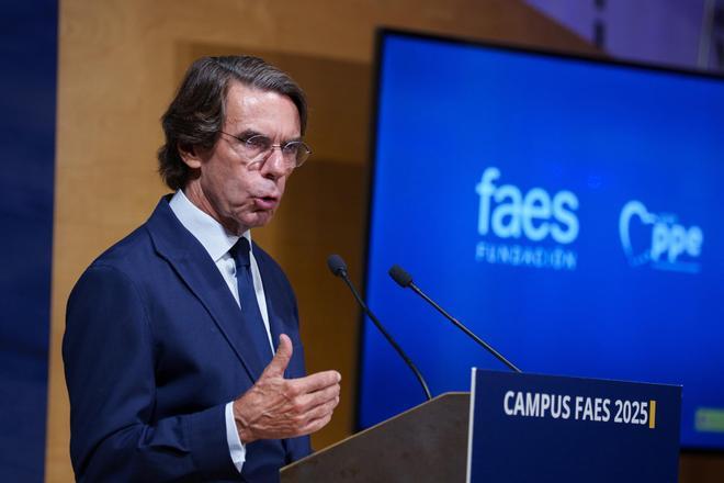 La FAES de Aznar alerta de que Sánchez va a "fingir" un debate de Presupuestos para exhibir "distancia con sus socios" y dar una "pose centrada"