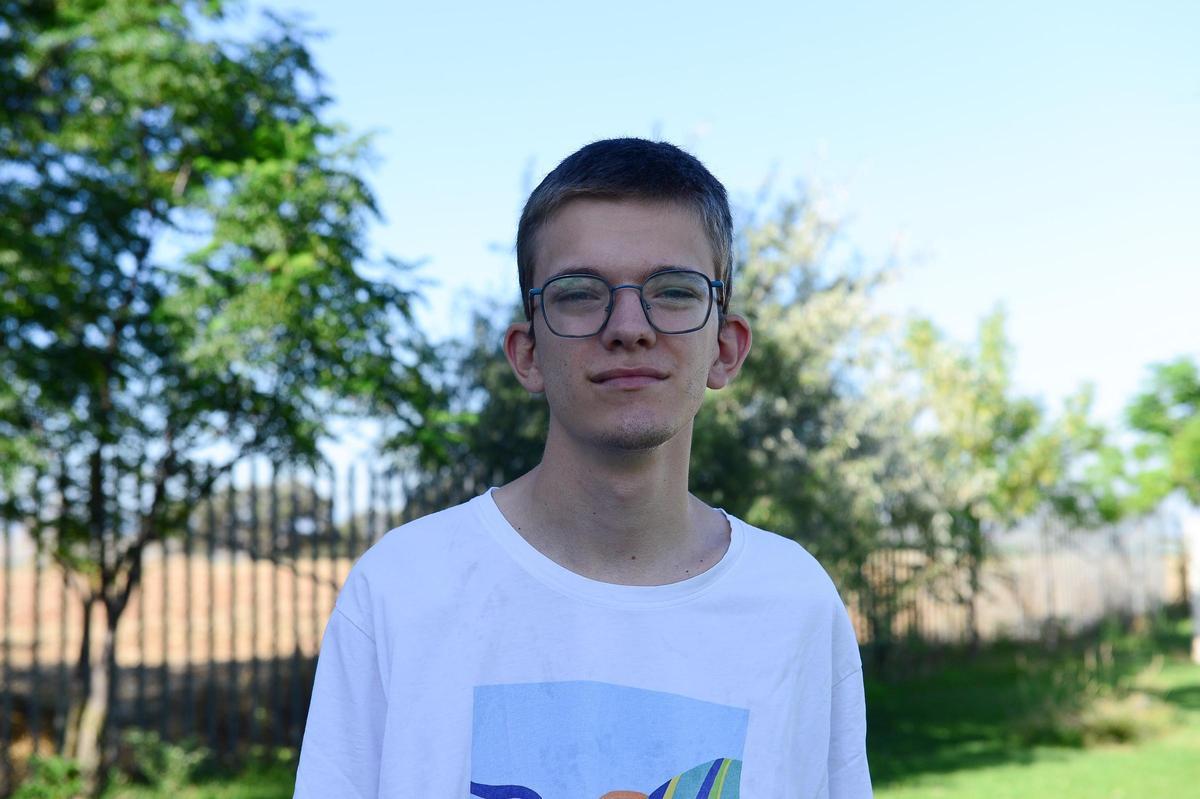 Miquel Martín, de Valencia, voluntaria en el campamento de San Gil de Plasencia.