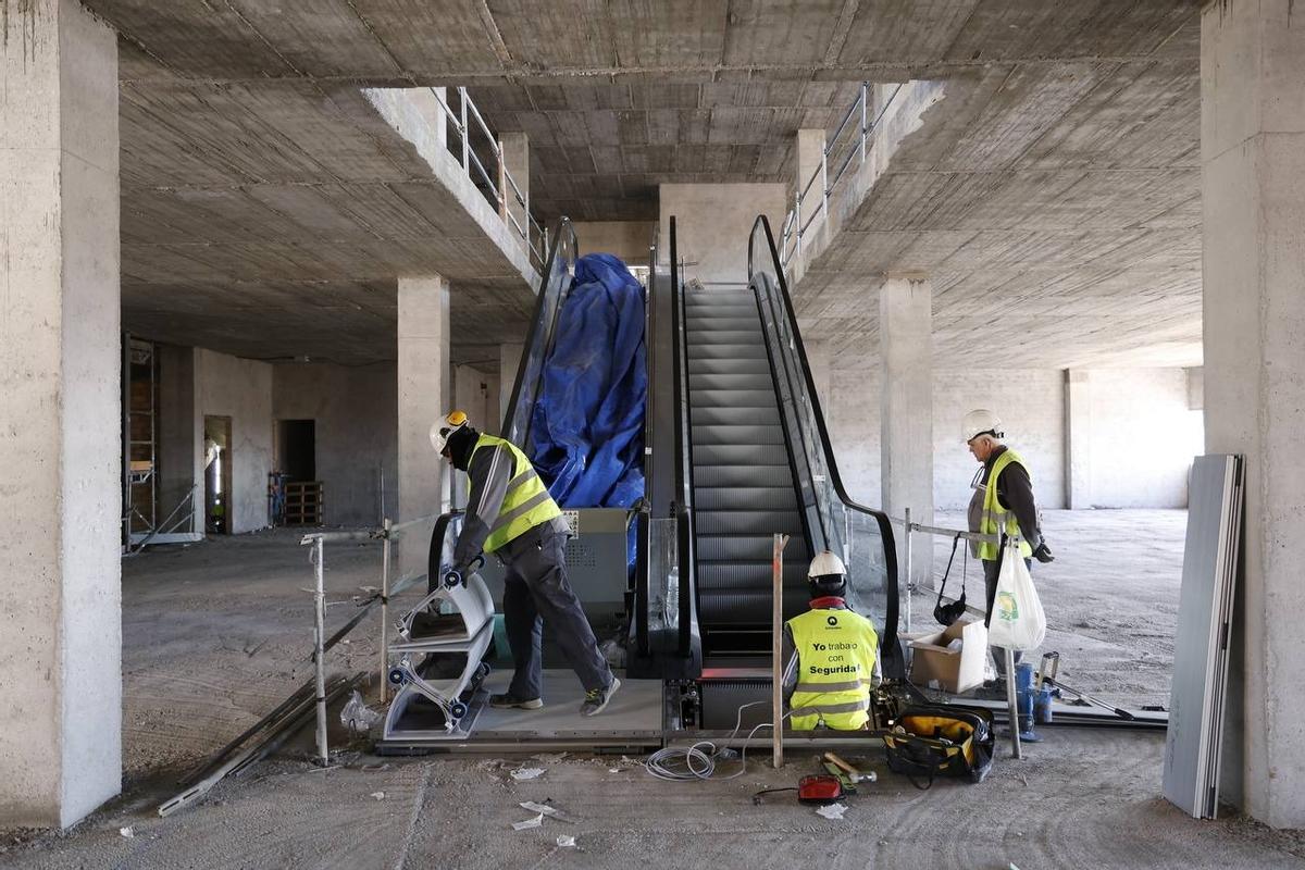 Obras del edificio de consultas externas del hospital Materno Infantil del Reina Sofía.