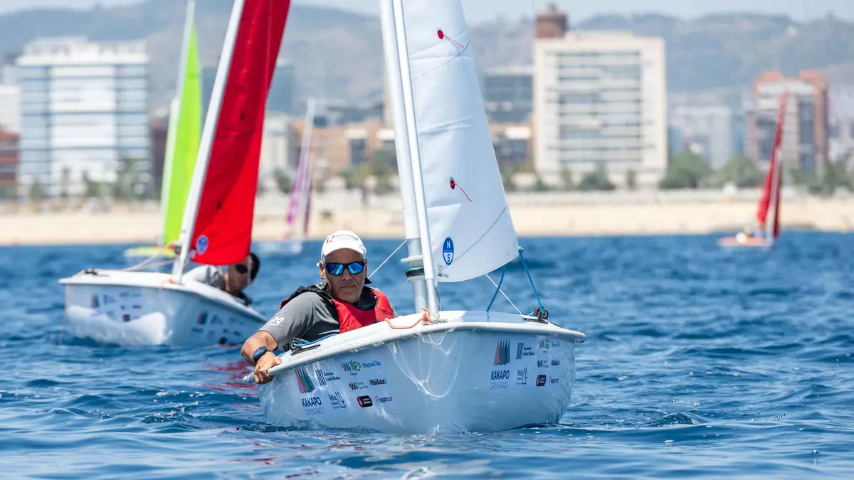 Pau Toni Homar, del Club de Vela Port d’Andratx, lidera con autoridad la primera jornada de regatas de la Kakapo Open Race 2025