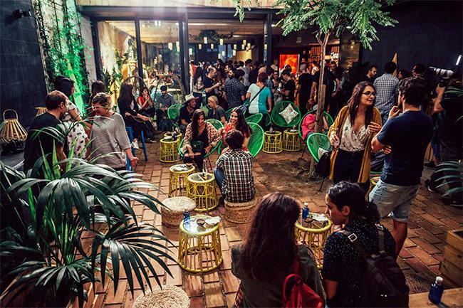 Una de creatividad, yoga y mucha música