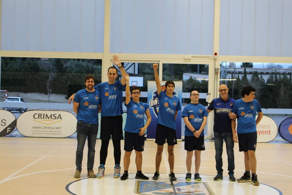 Los jugadores del equipo inclusivo OCB-In Aitex del Ontinyent Club de Bàsquet.