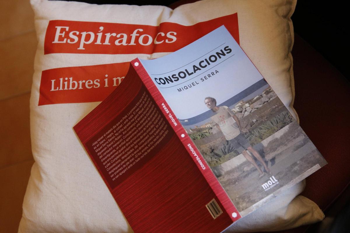 Das Buch "Consolacions", erschienen bei Nova Editorial Moll.