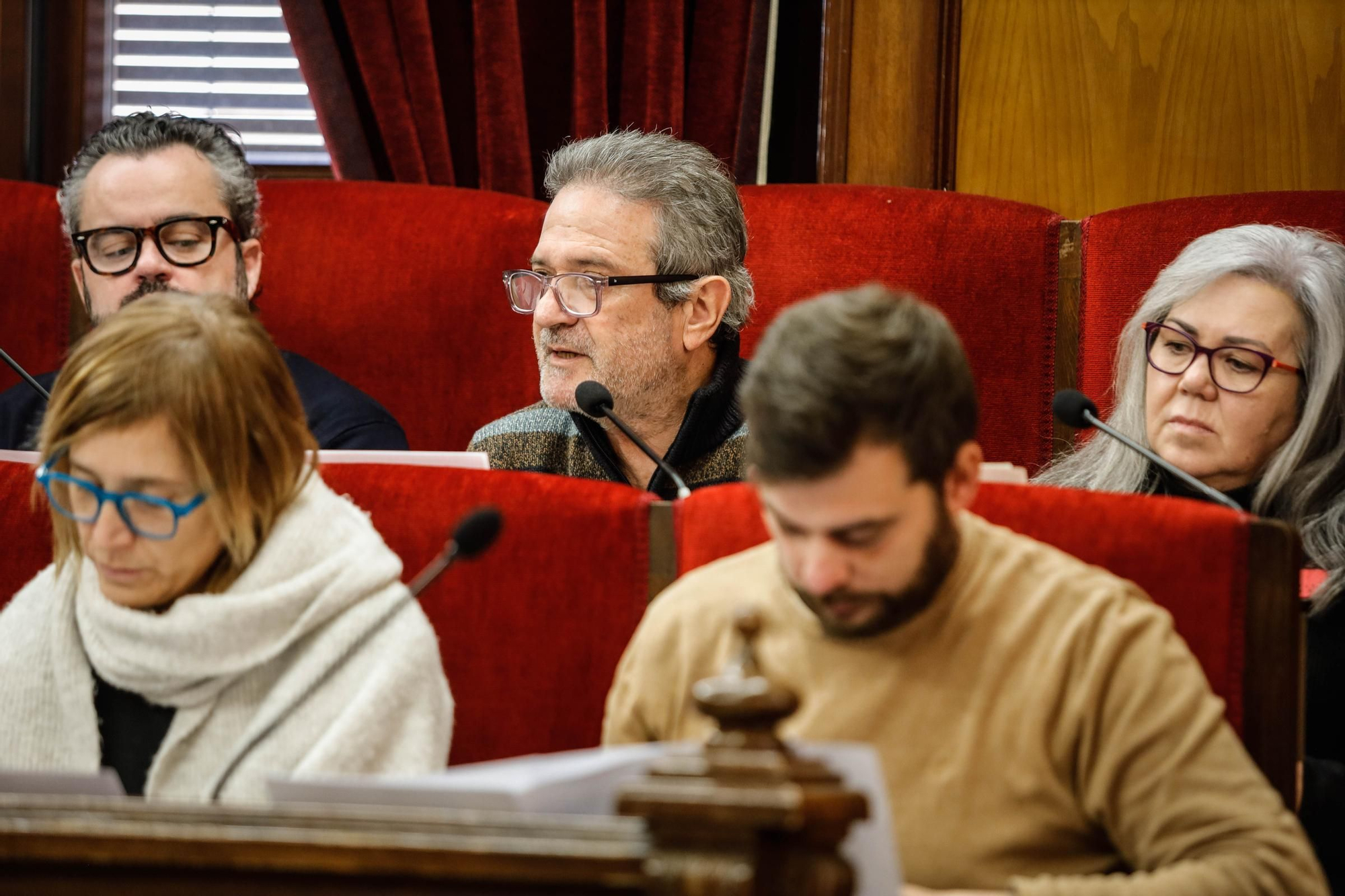 Imágenes del pleno de Alcoy