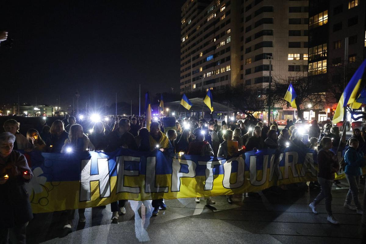 Manifestación de ucranianos en el Muro de San Lorenzo.