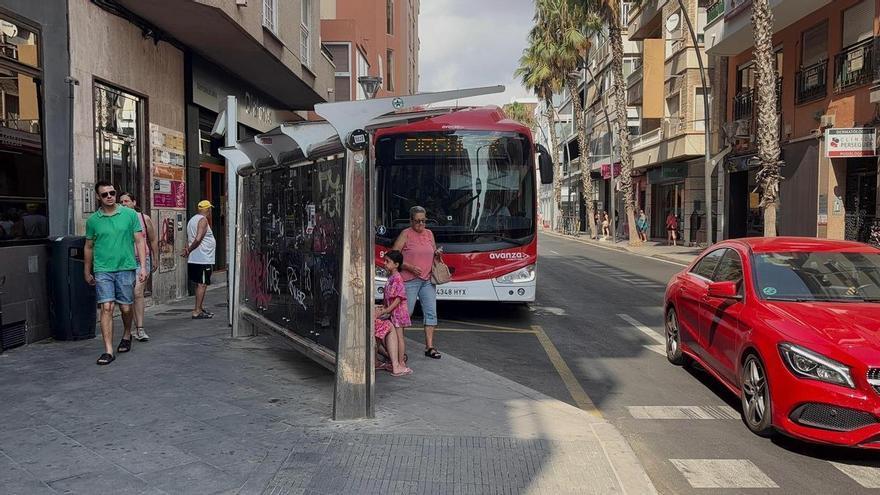 Primer día a medio gas de las nuevas rutas y frecuencias del transporte urbano en Torrevieja
